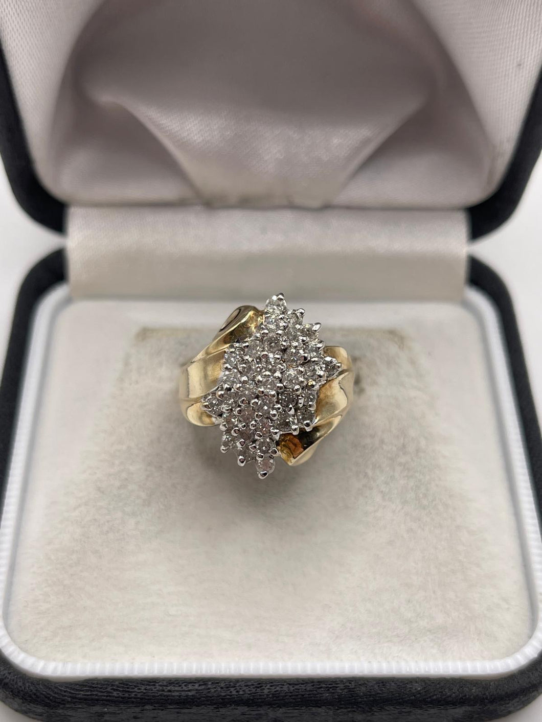 9ct gold diamond ring