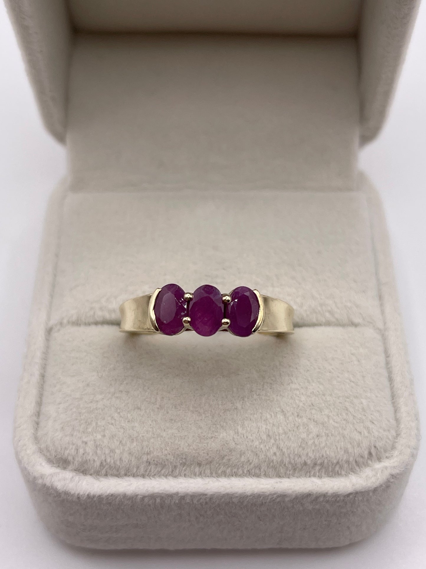 9ct gold ruby ring