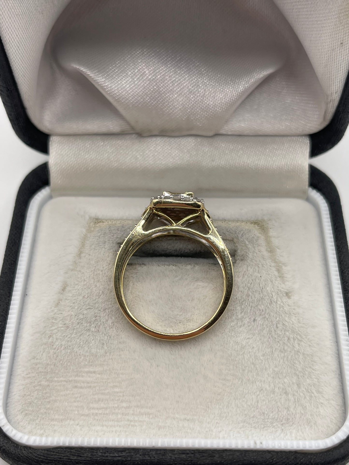 9ct gold diamond cluster ring