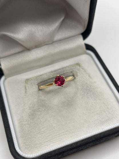 9ct gold topaz ring