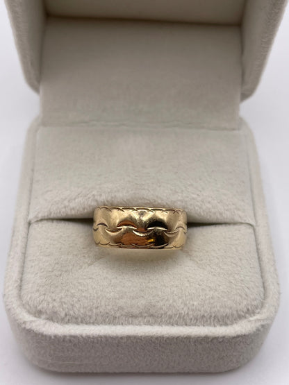 9ct gold patterned band