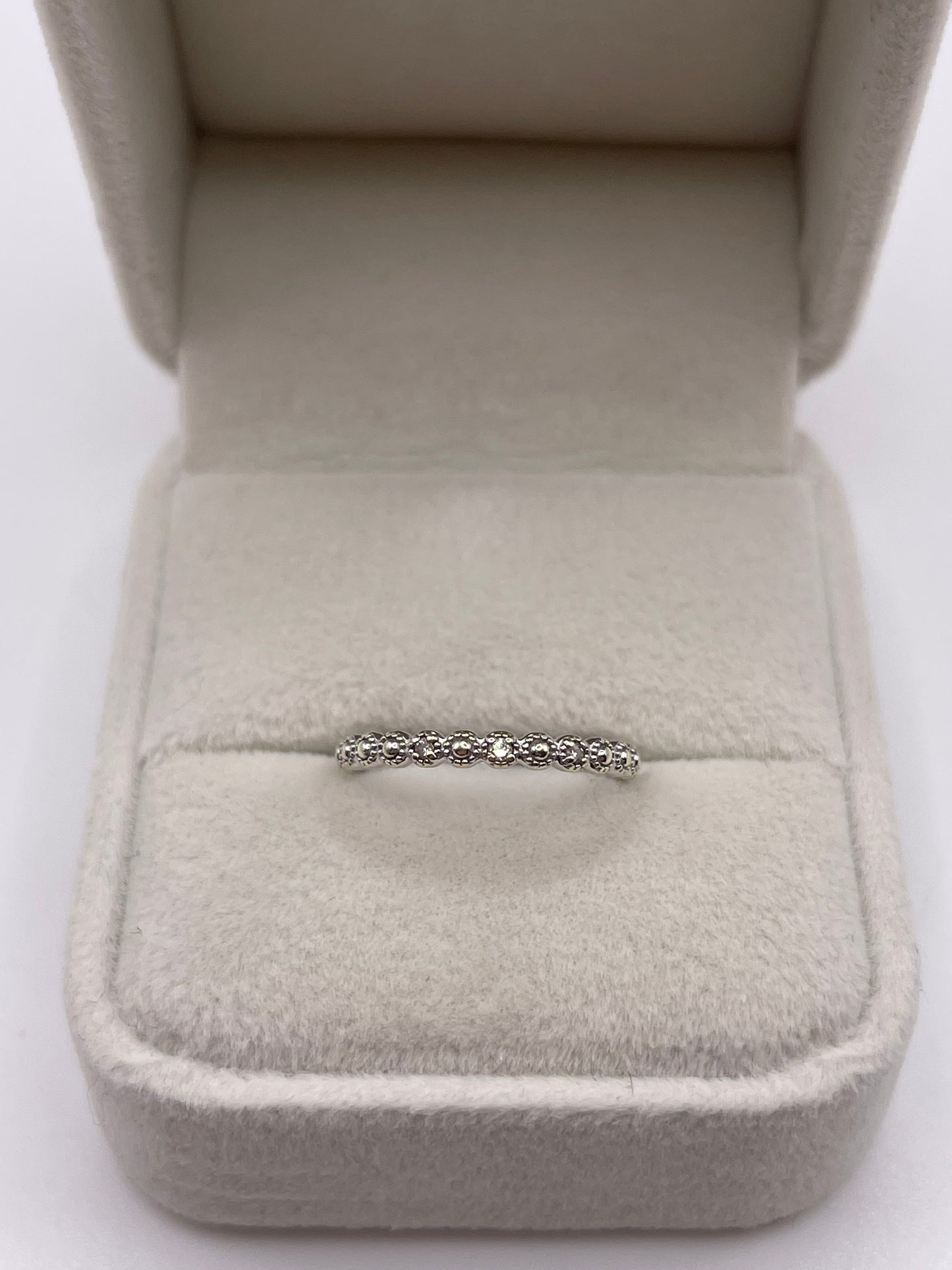 9ct white gold diamond ring