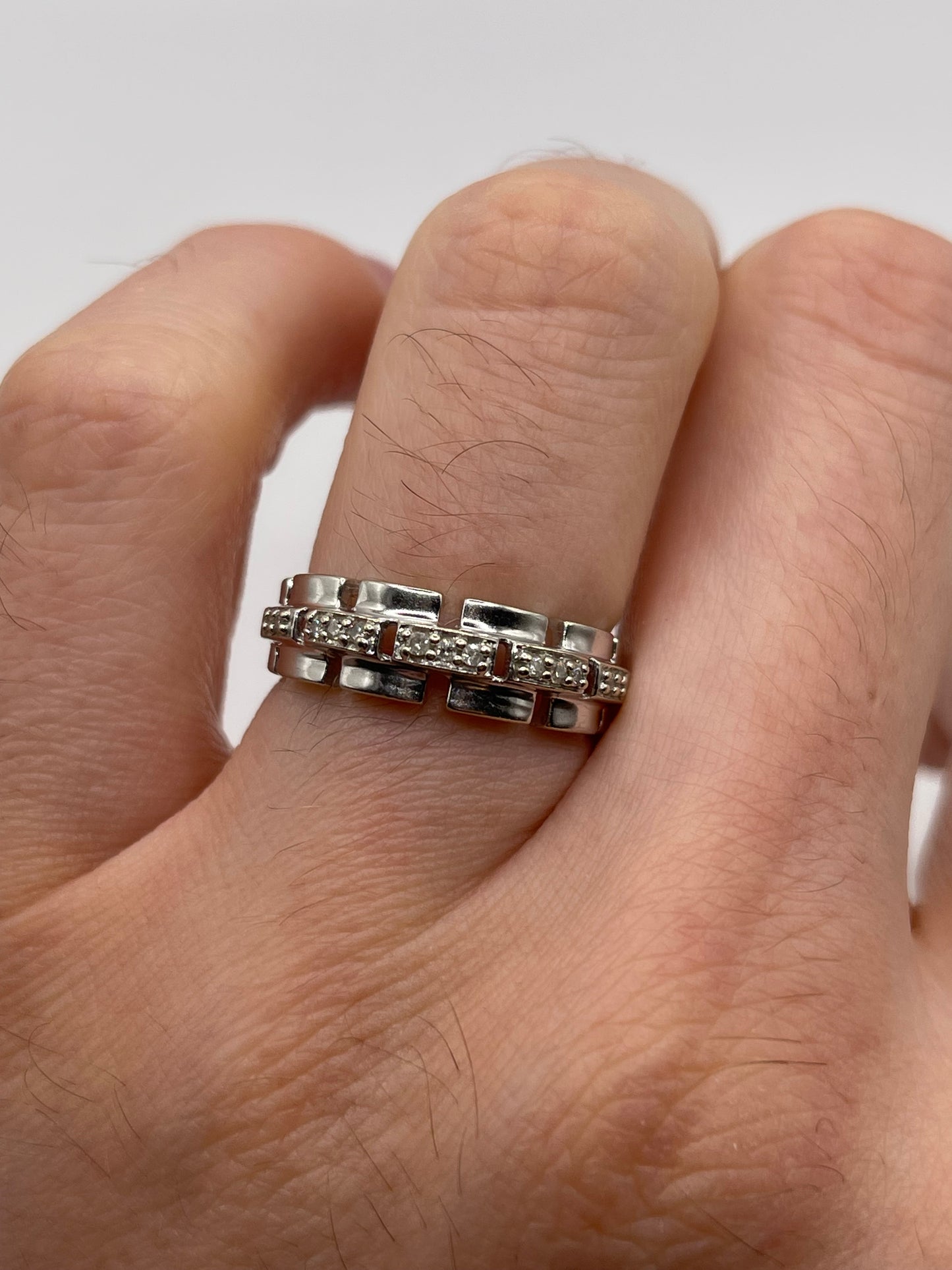 9ct white gold diamond ring