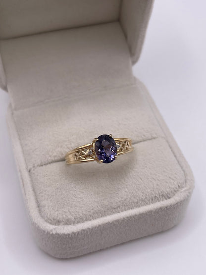 9ct gokd iolite and diamond ring