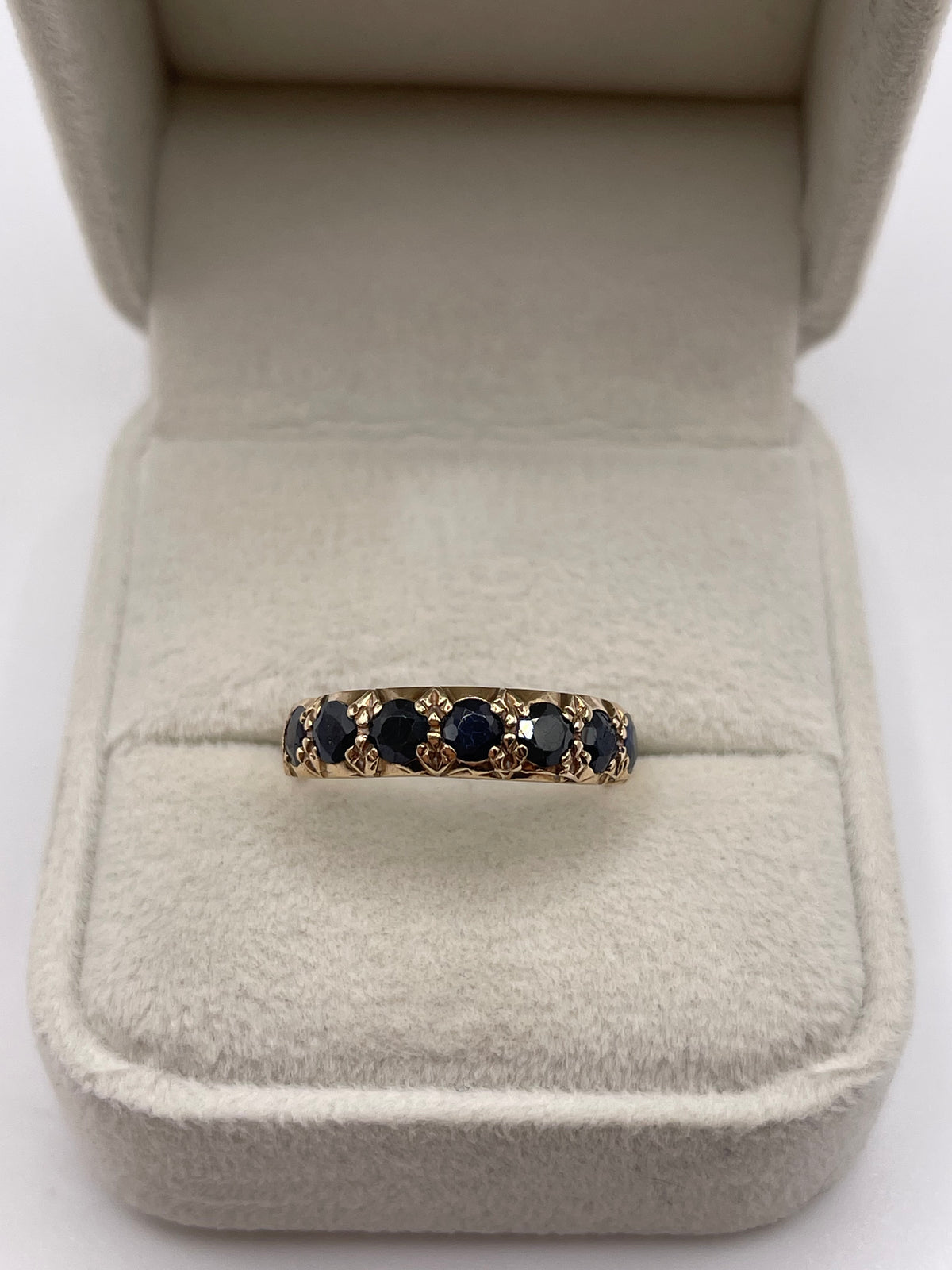 9ct gold sapphire ring