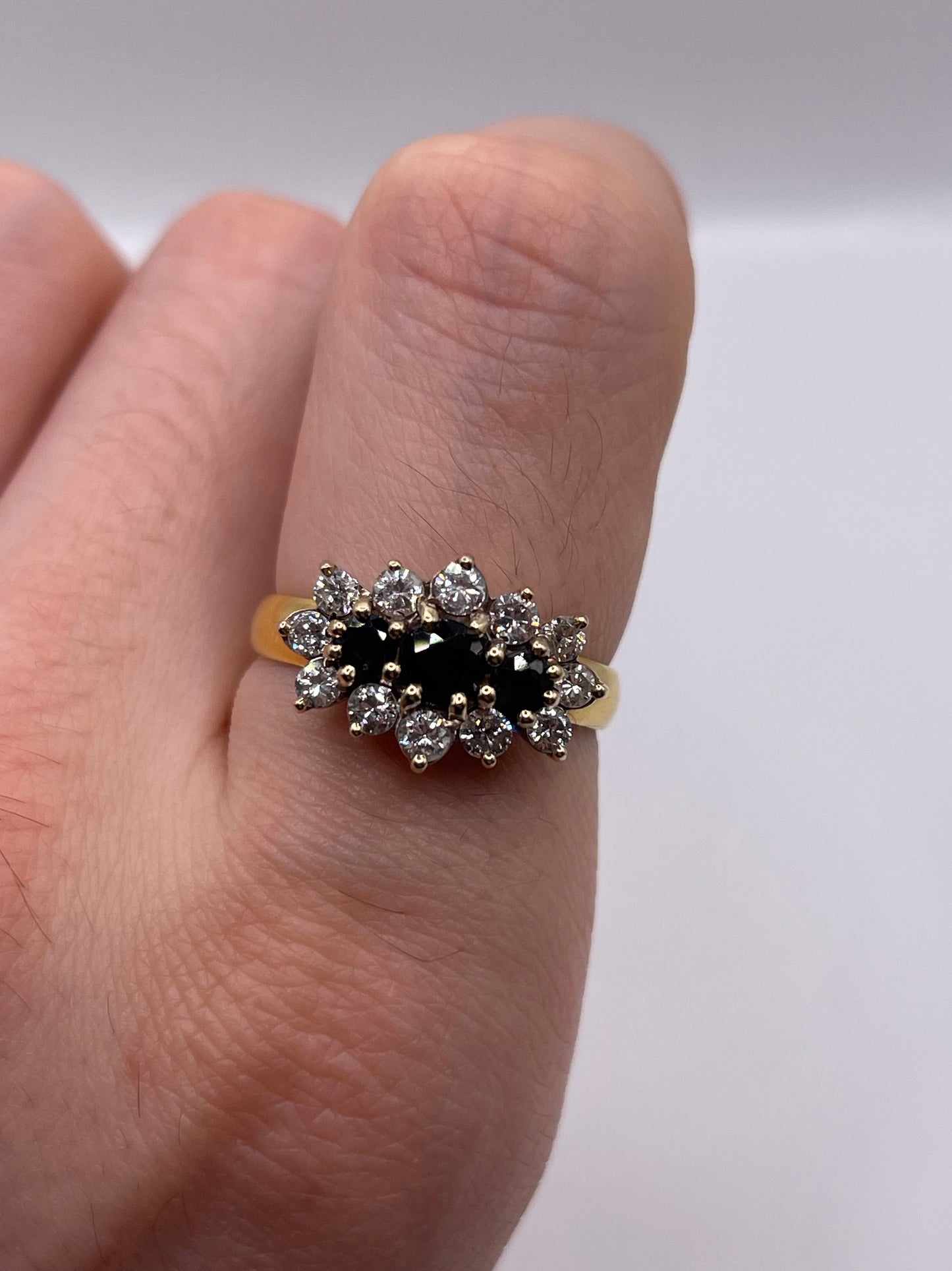 18ct gold sapphire and diamond ring