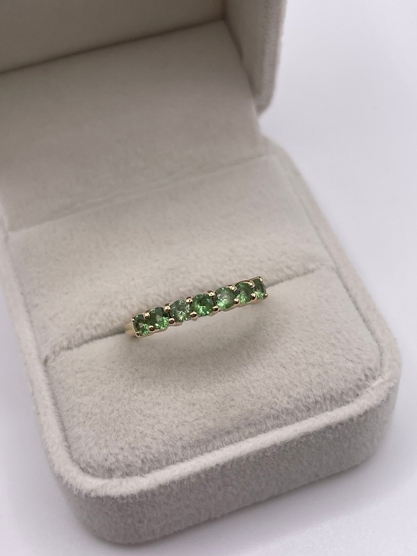 9ct gold tsavorite garnet and diamond ring