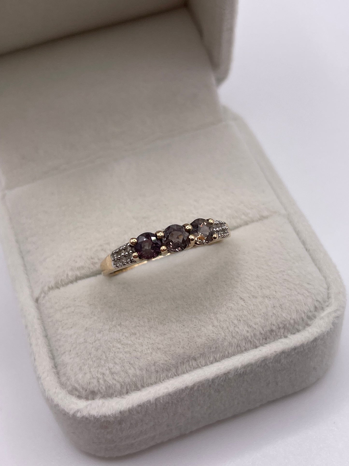9ct gold quartz and diamond ring