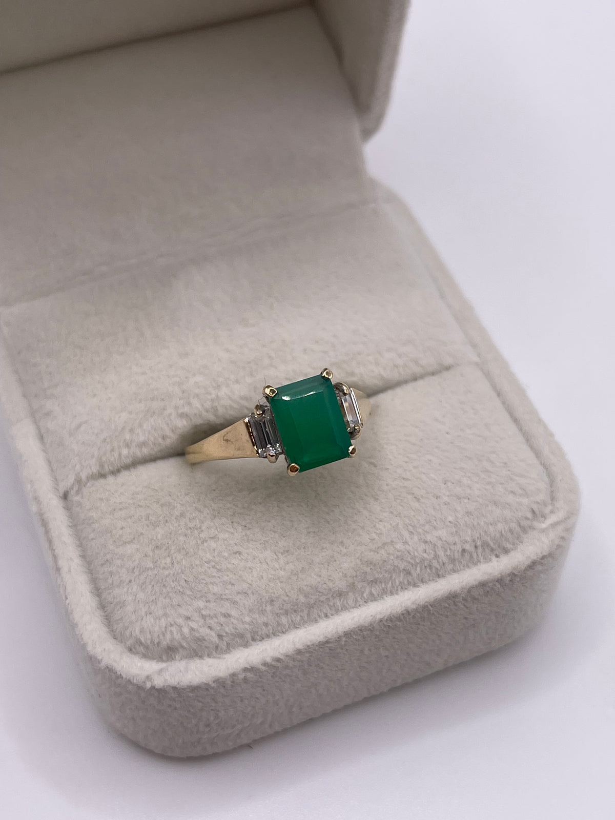 9ct gold green agate and cz ring