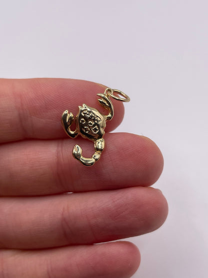 9ct gold scorpion pendant
