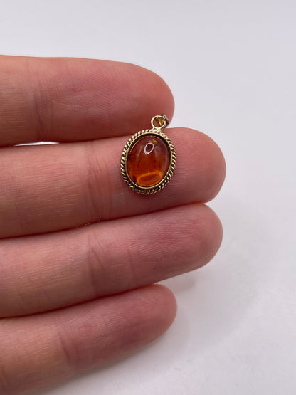 9ct gold amber pendant