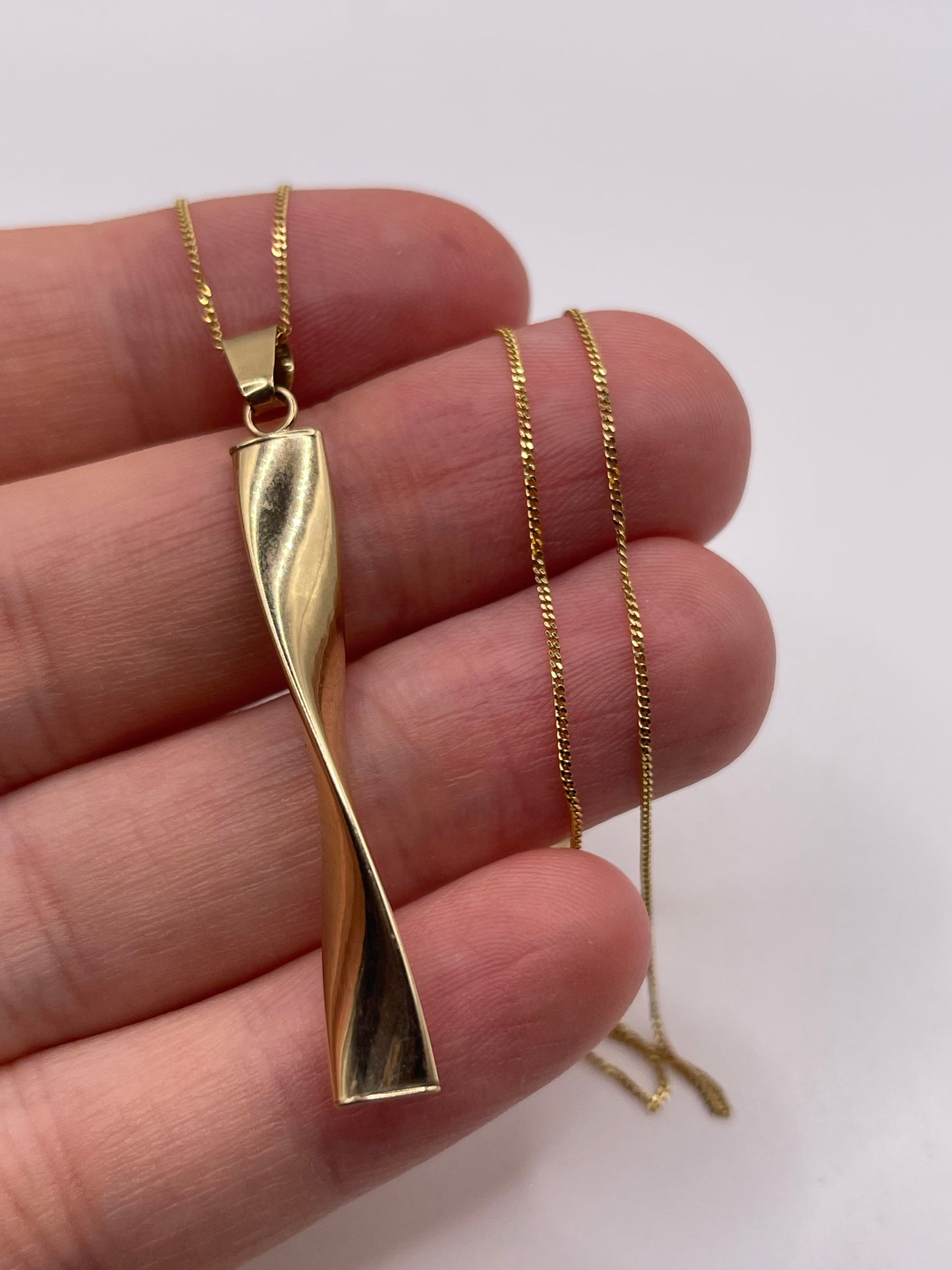 9ct gold necklace