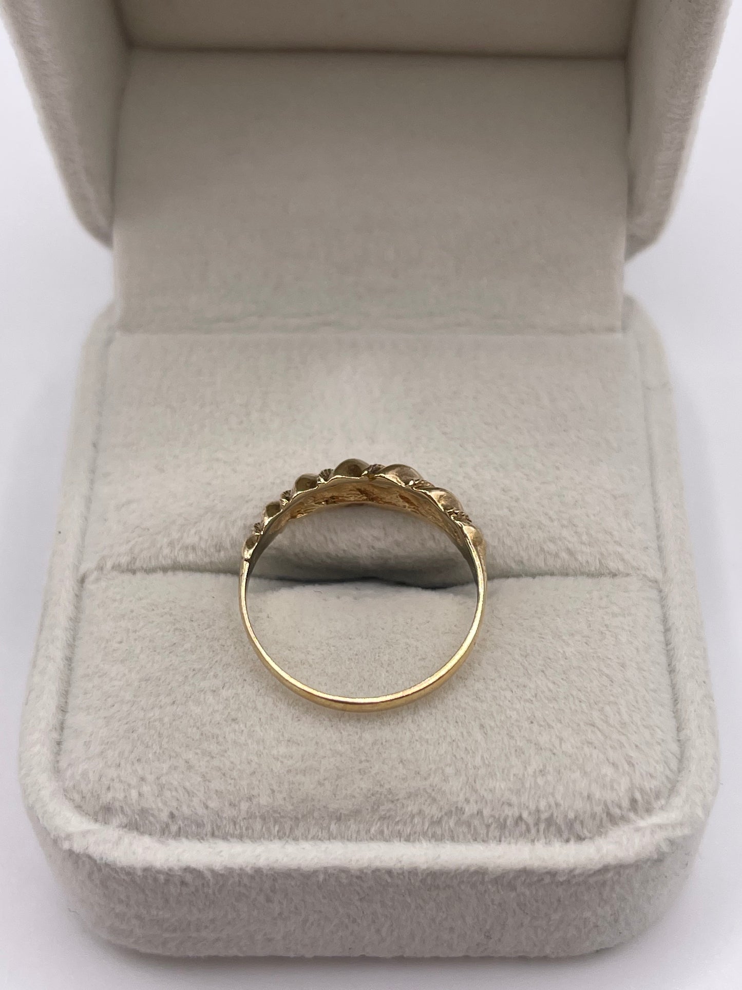 9ct gold croissant ring