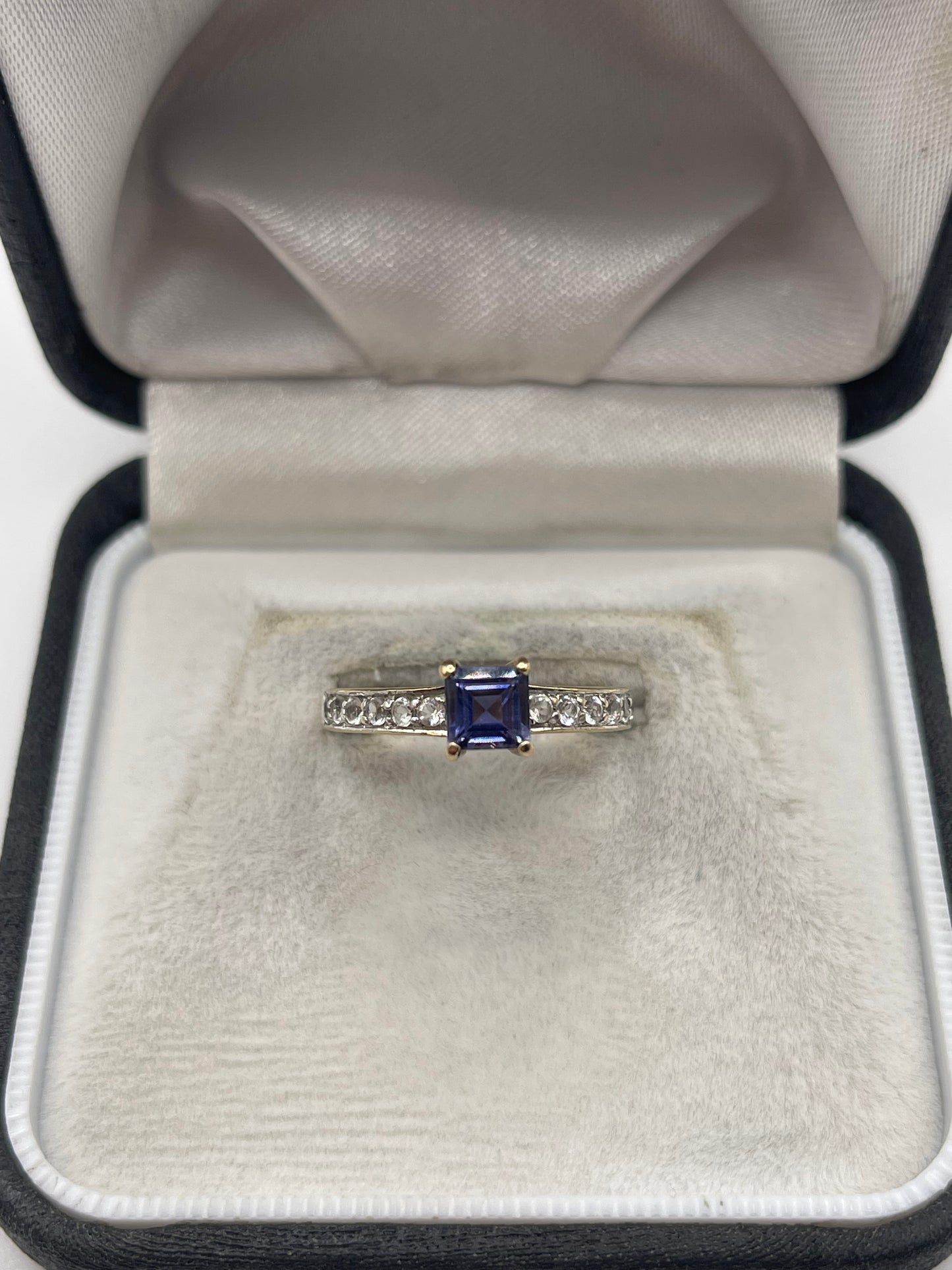 9ct gold iolite and zircon ring