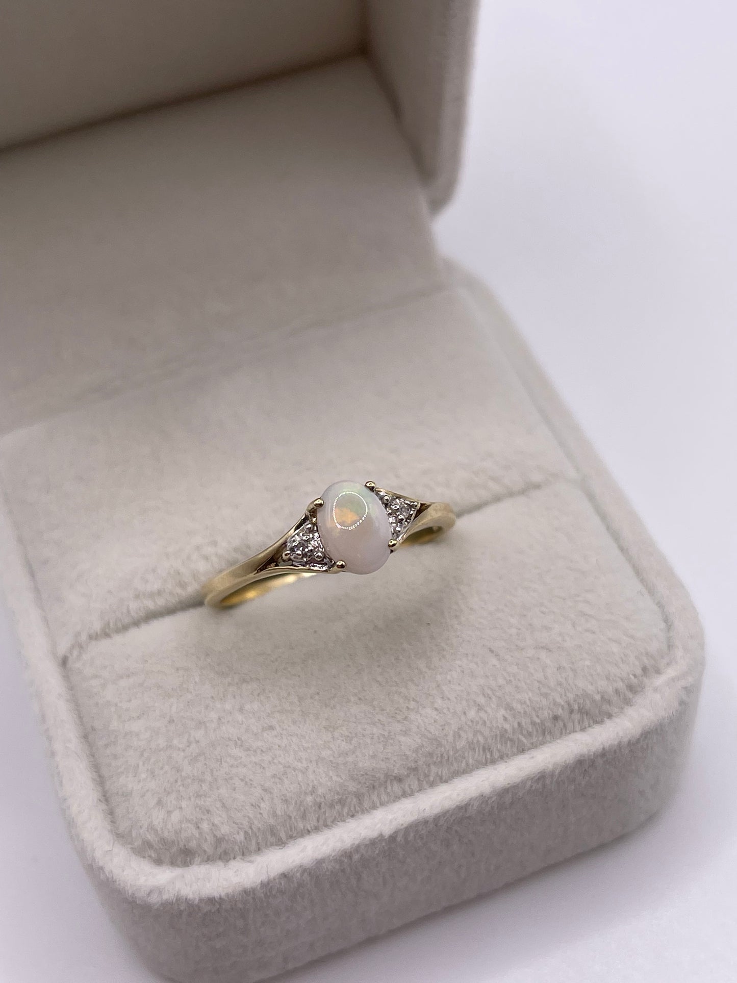 9ct gold opal and diamond ring