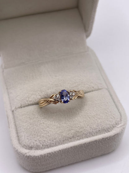 9ct gold tanzanite and diamond ring