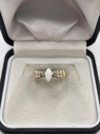 9ct gold opal and diamond ring