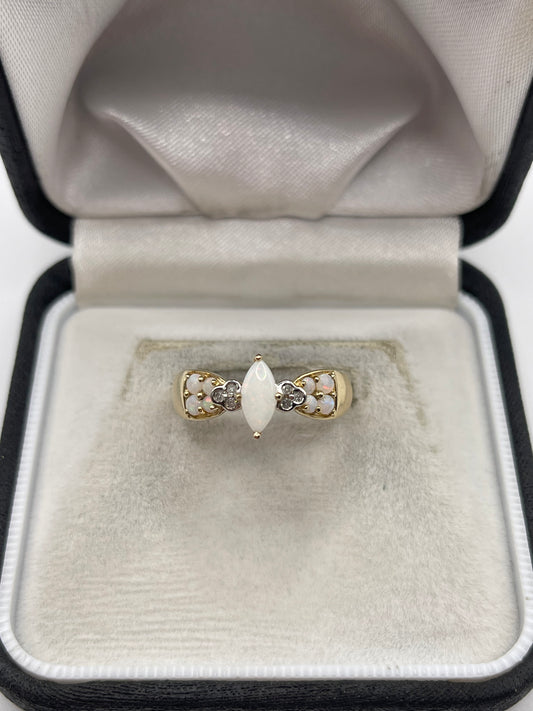 9ct gold opal and diamond ring