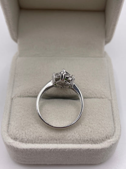 9ct white gold diopside and zircon ring