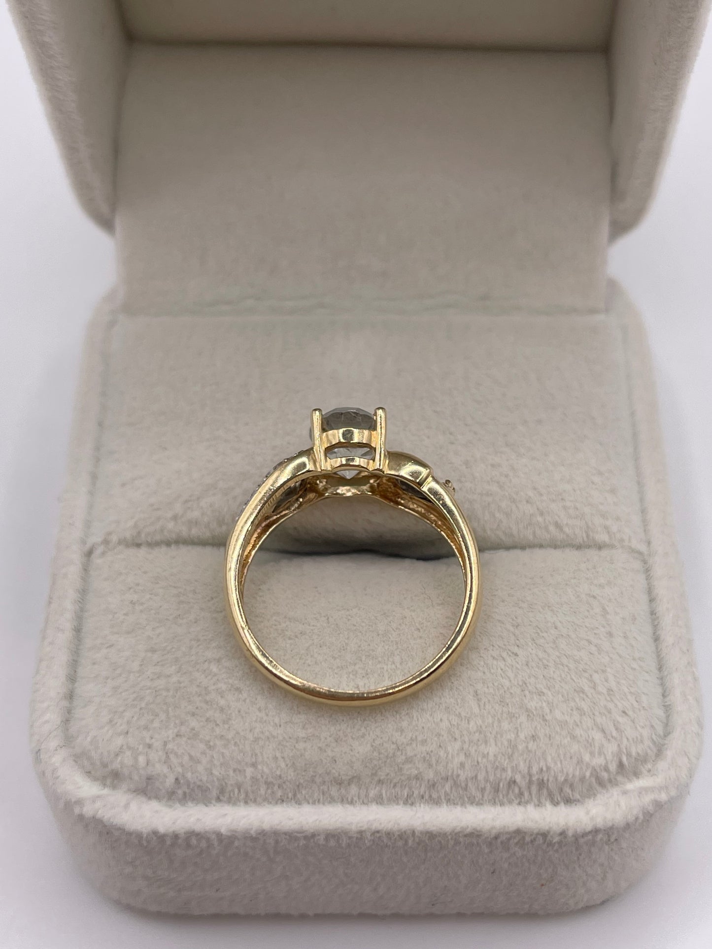 9ct gold aquamarine and diamond ring