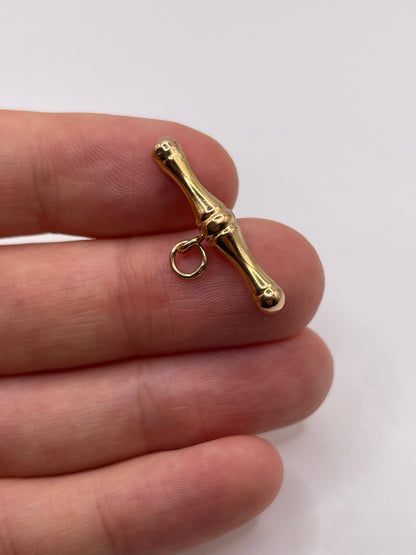 9ct gold t bar pendant