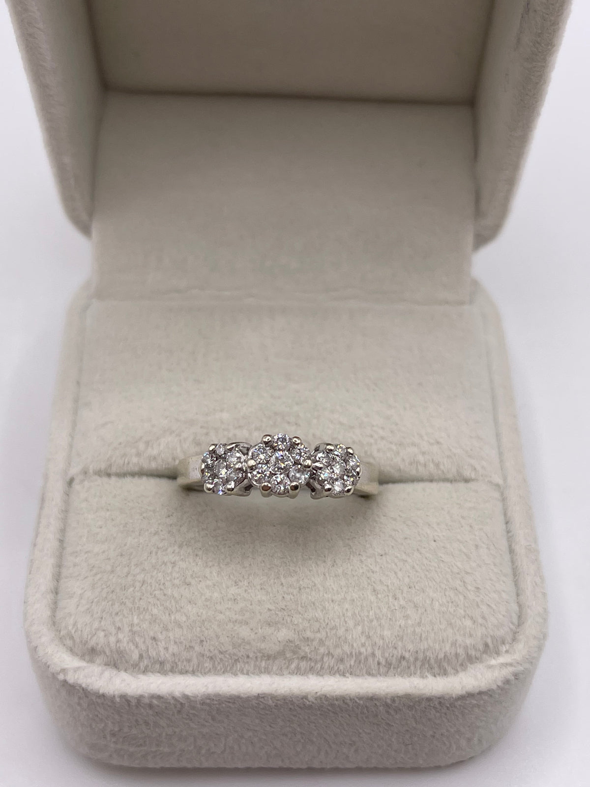 9ct white gold diamond cluster ring