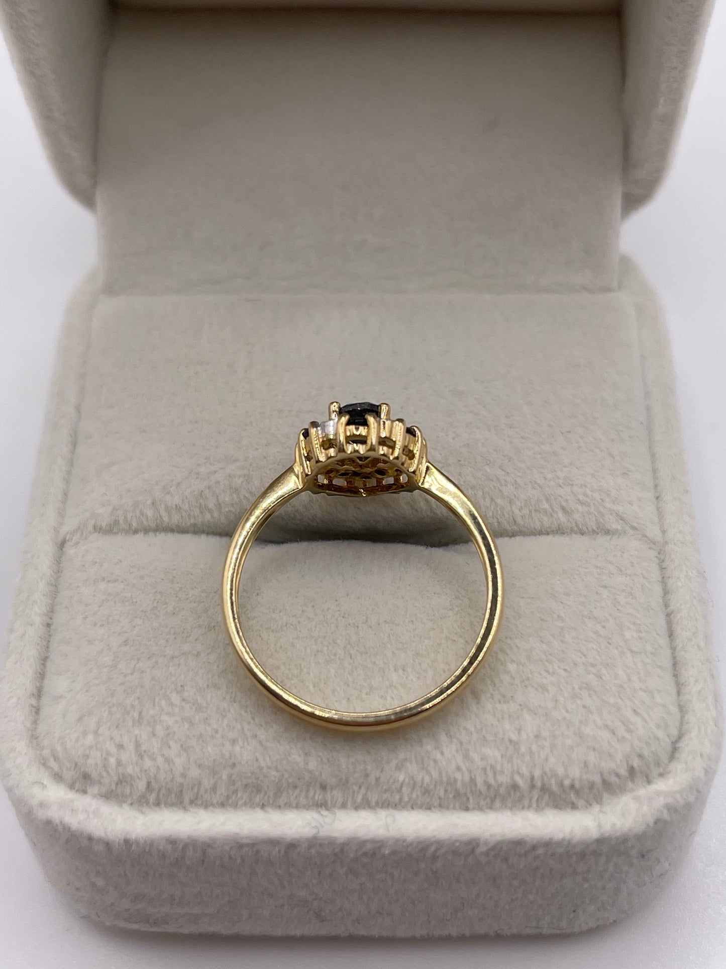 9ct gold sapphire and diamond ring