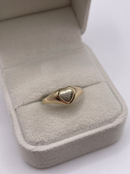 9ct gold heart signet ring