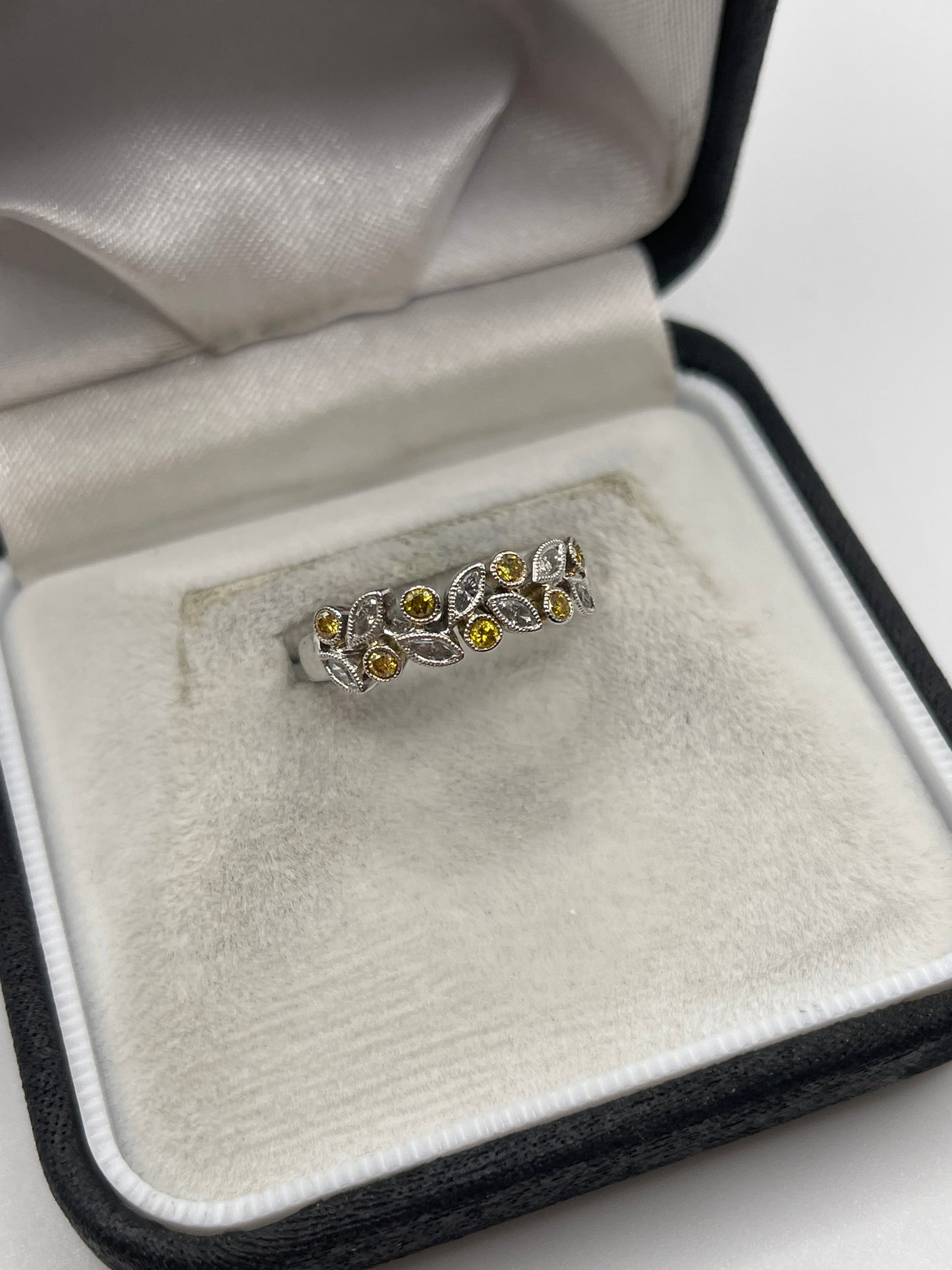 18ct white gold diamond ring