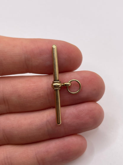 9ct gold t bar pendant