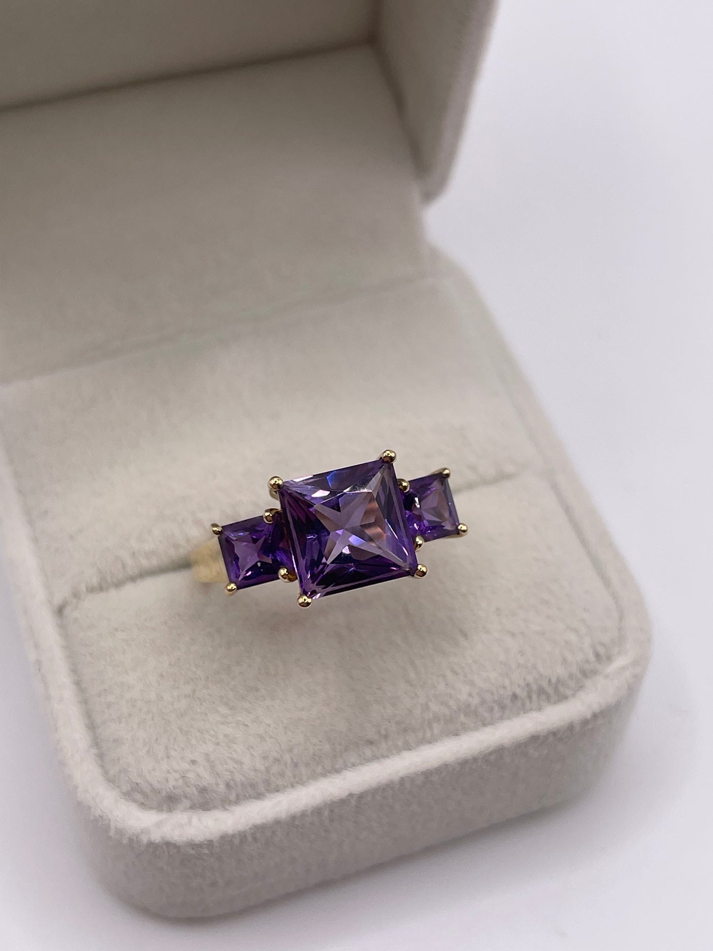 9ct gold amethyst ring