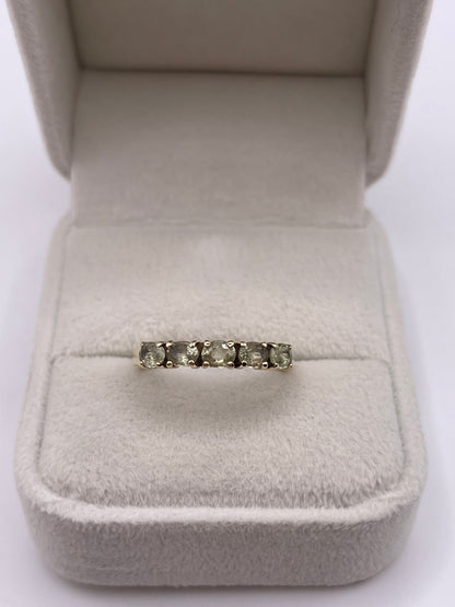 9ct gold green sapphire ring
