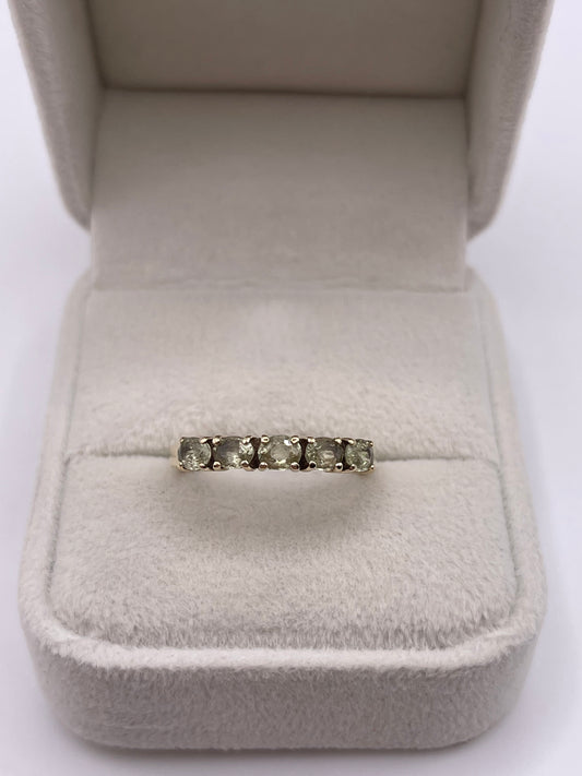 9ct gold green sapphire ring