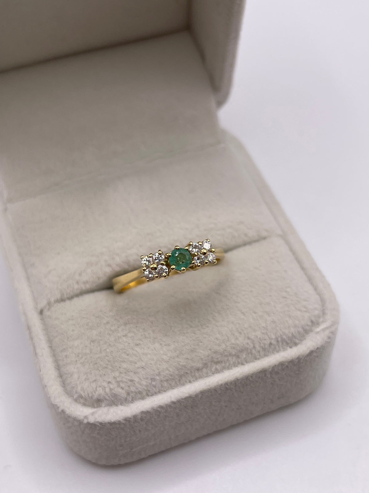 18ct gold emerald and diamond ring