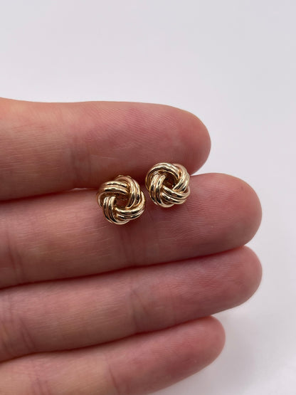9ct gold knot earrings