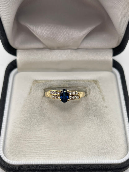 18ct gold sapphire and diamond ring