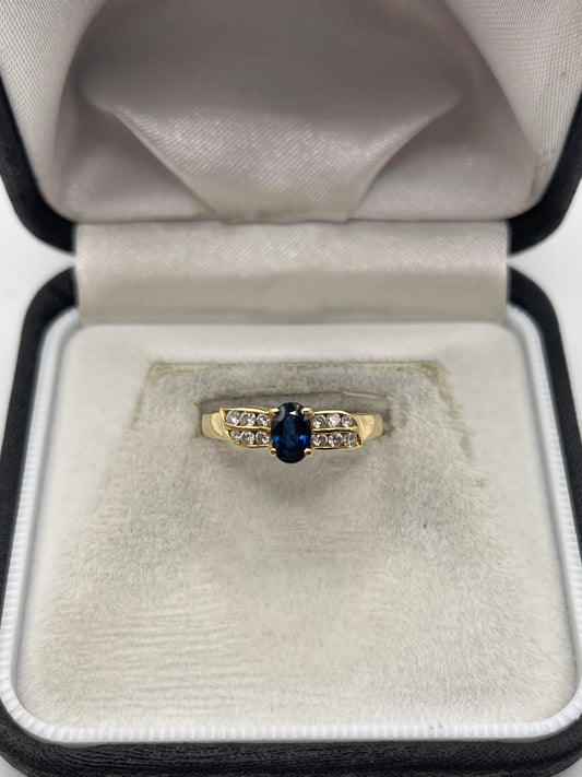 18ct gold sapphire and diamond ring