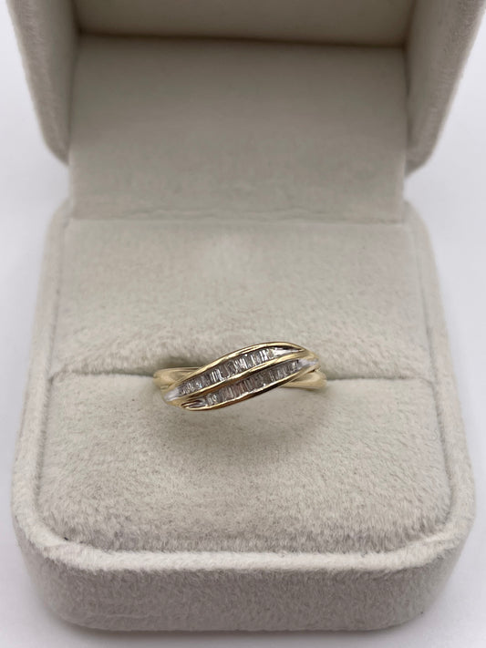 9ct gold diamond ring