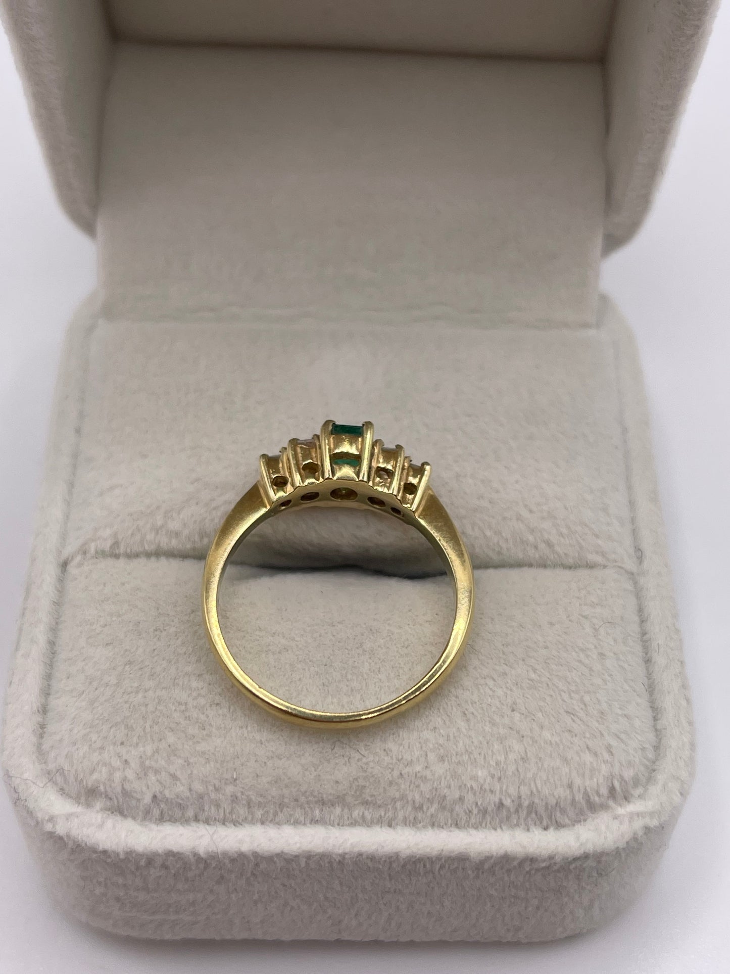 14ct gold emerald and diamond ring