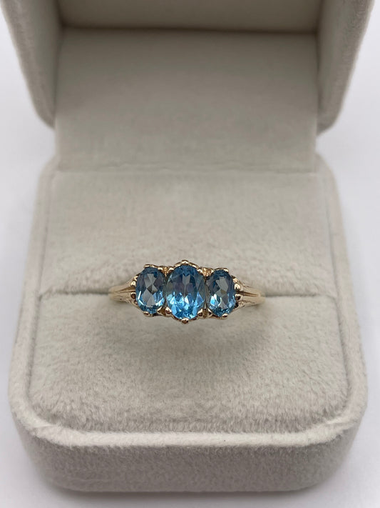 9ct gold topaz ring