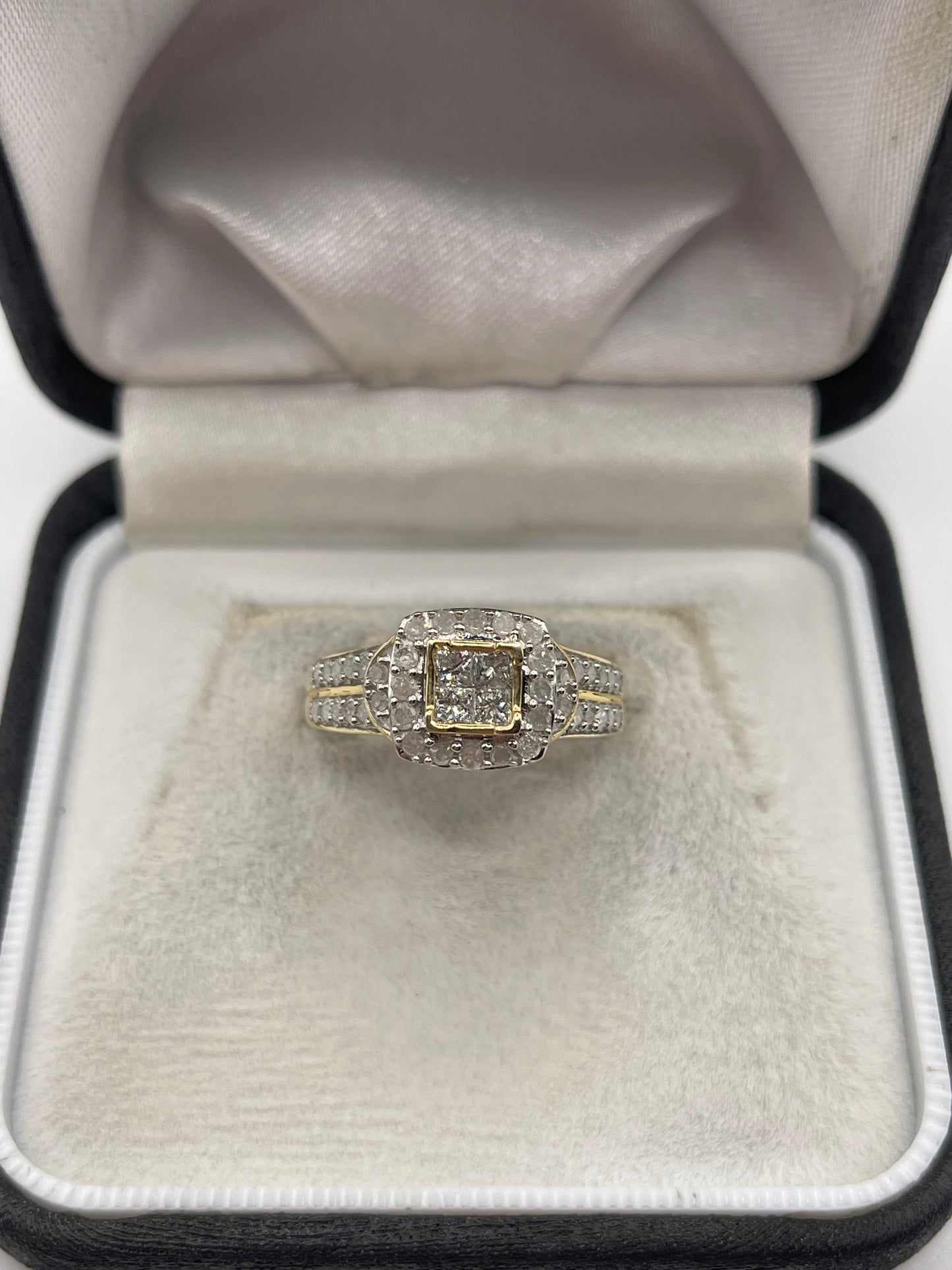 9ct gold diamond cluster ring