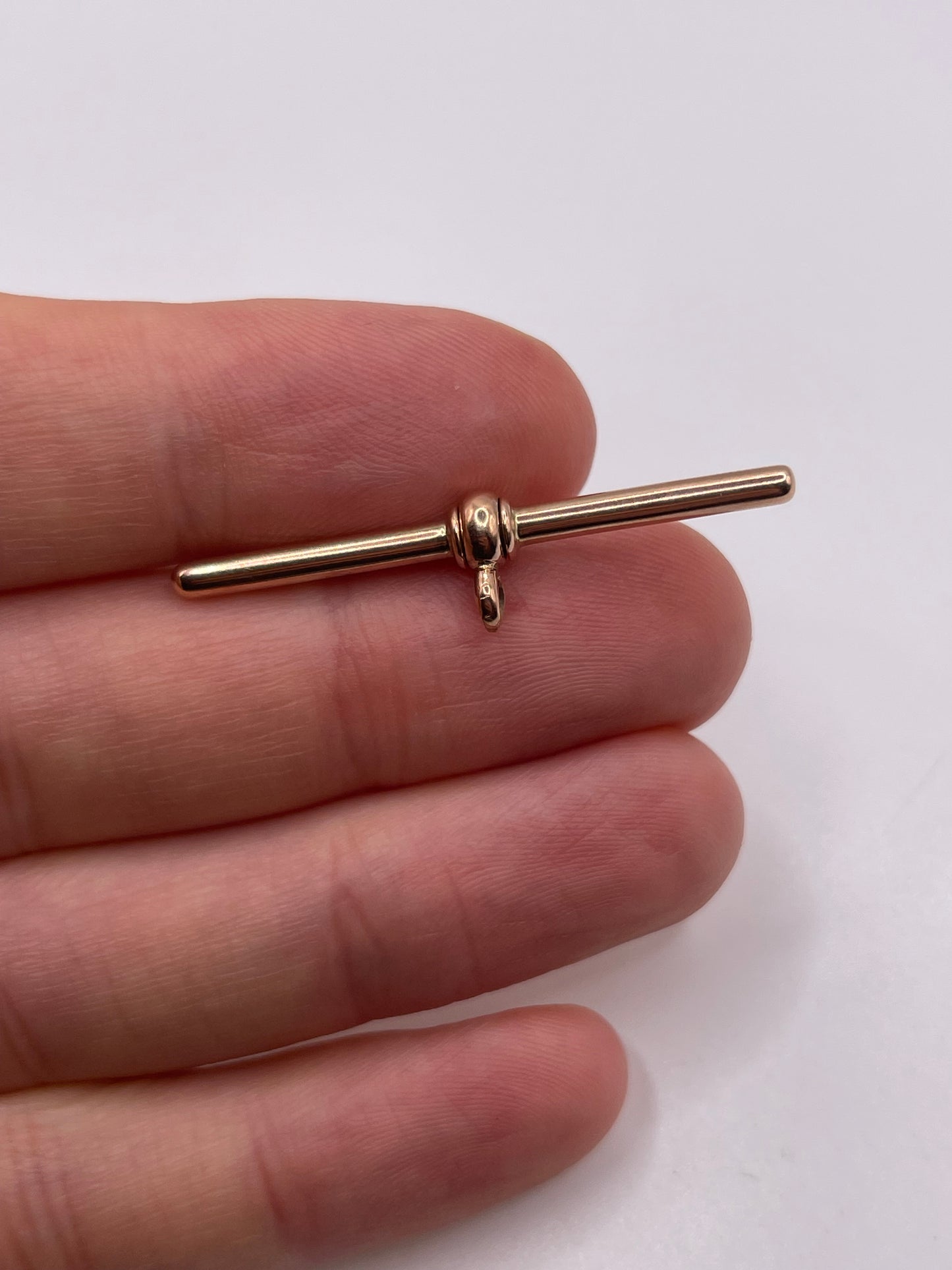 9ct rose gold t bar pendant