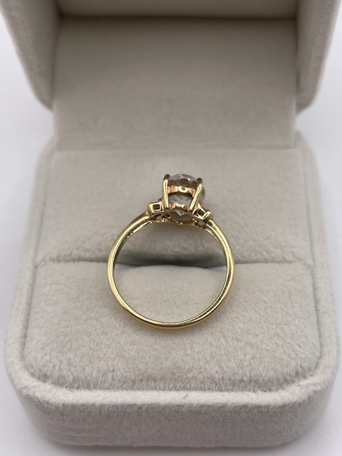 9ct gold pale kunzite and diamond ring