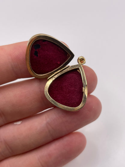 9ct gold locket pendant