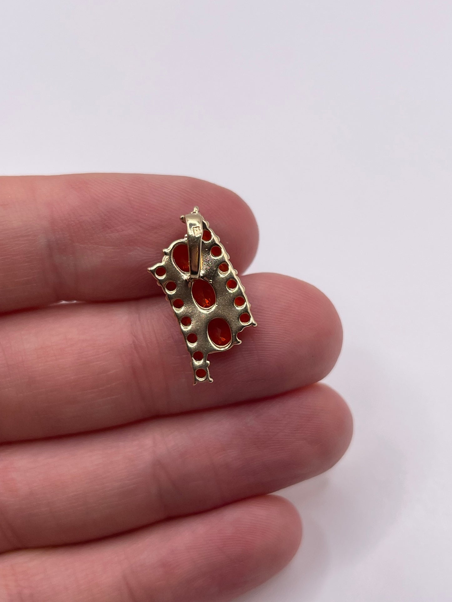 9ct gold fire opal pendant