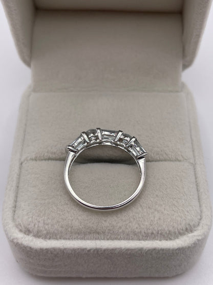9ct white gold aquamarine ring