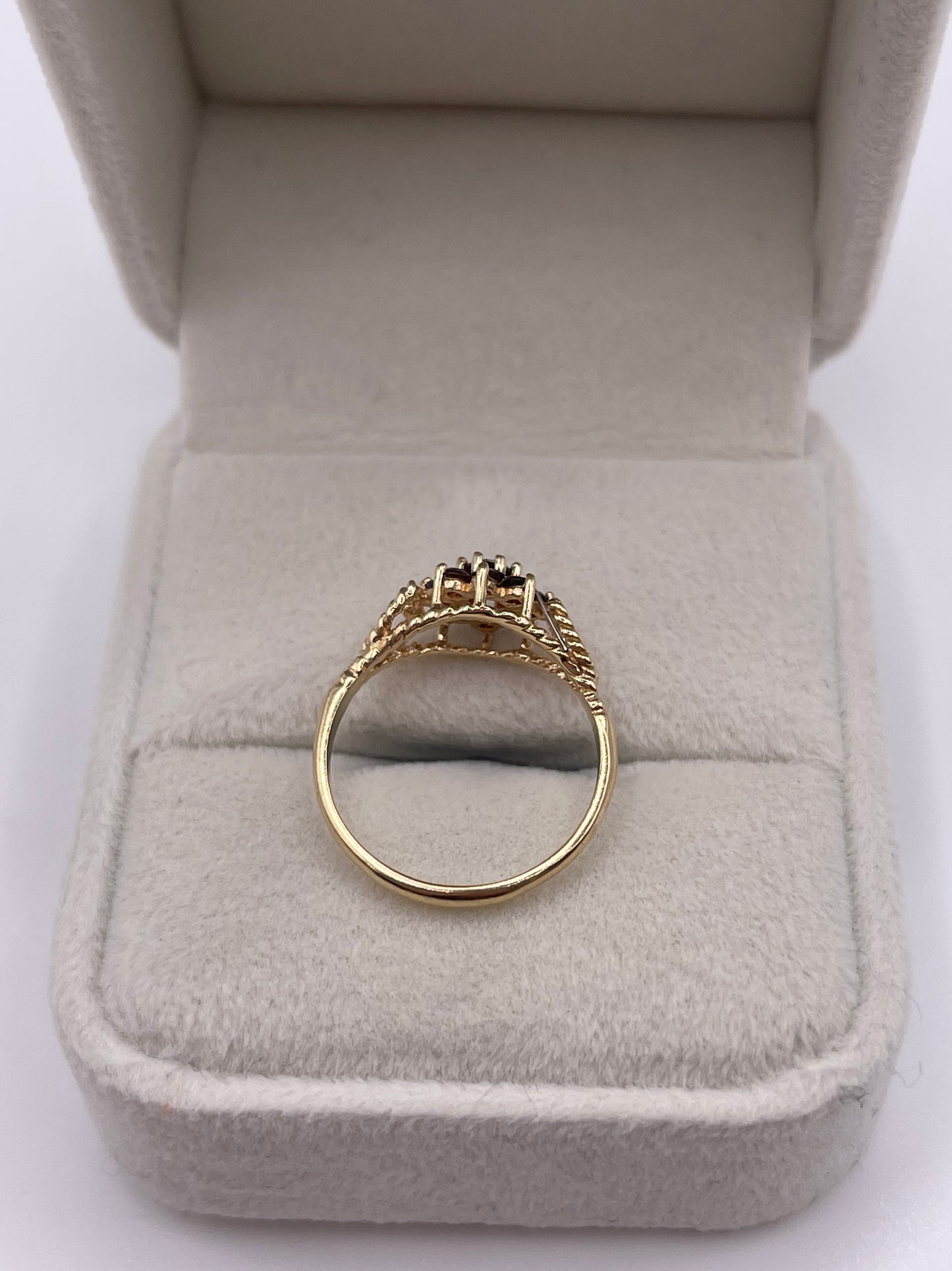 9ct gold garnet cluster ring