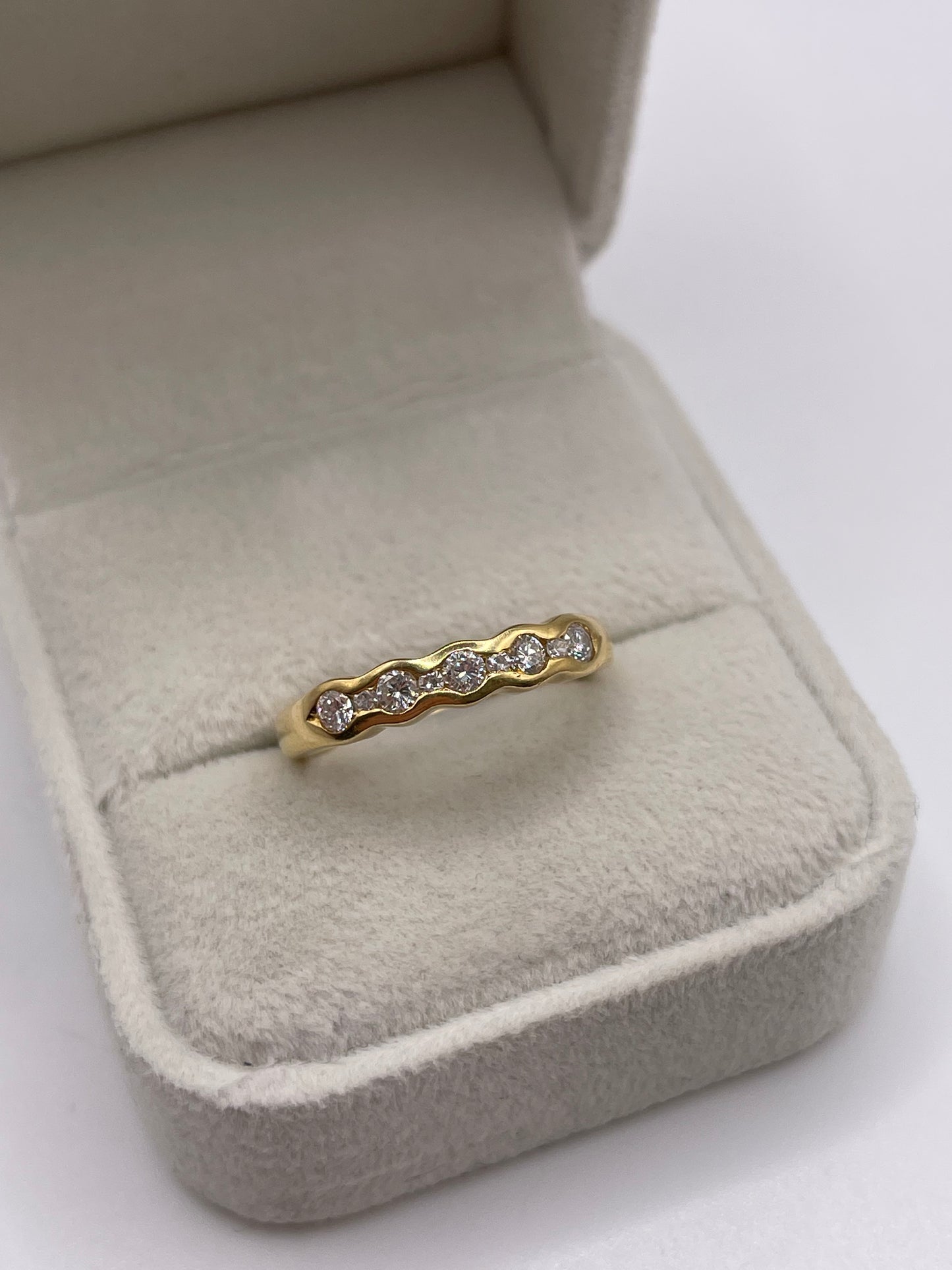 18ct gold diamond ring