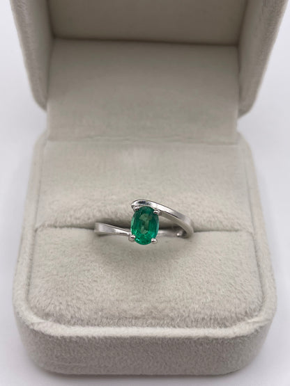 9ct white gold emerald ring