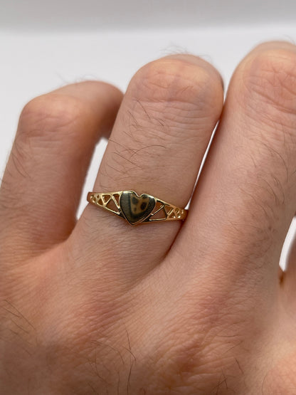 9ct gold heart ring